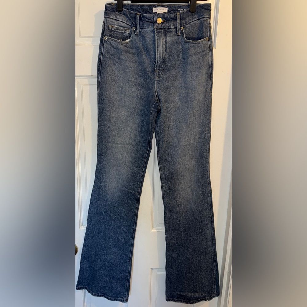 Good American Good Classic Bootcut. Highrise. size 2/26
